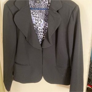 Peck and Peck black lined jacket With ruffled collar and striking lining size M.